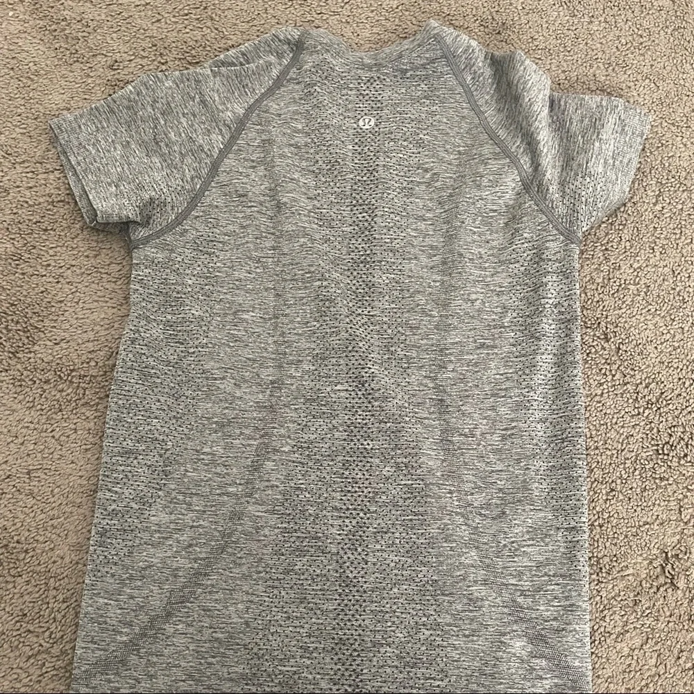Lululemon bundle - Picture 2 of 3